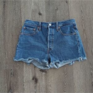 Levi’s 501 Raw Hem Button Fly Denim Shorts W29